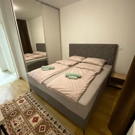 Sky&river Apartament *